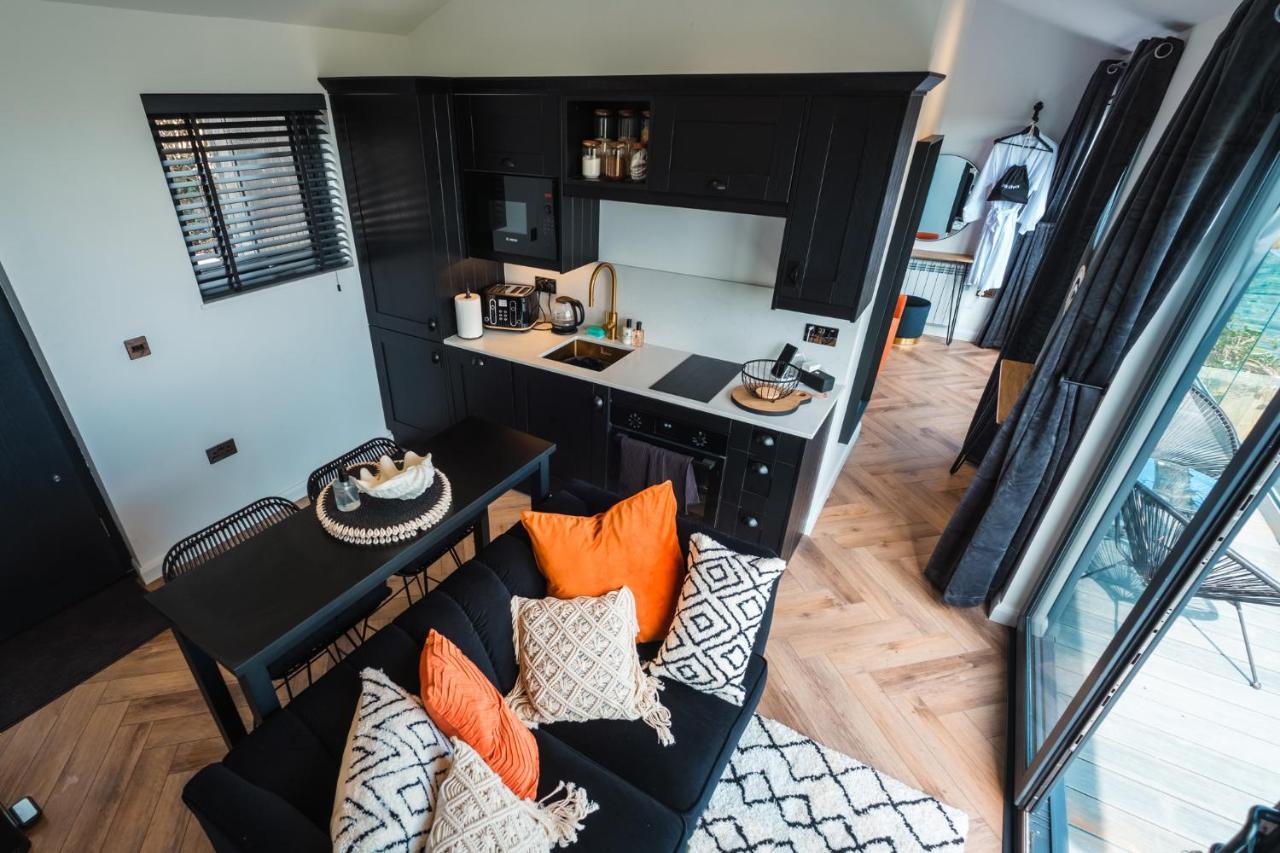 Priory Bay Escapes - Visum Apartment Tenby Exterior foto